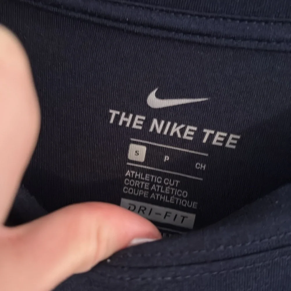 George Washington University Nike Tee - Picture 5 of 6